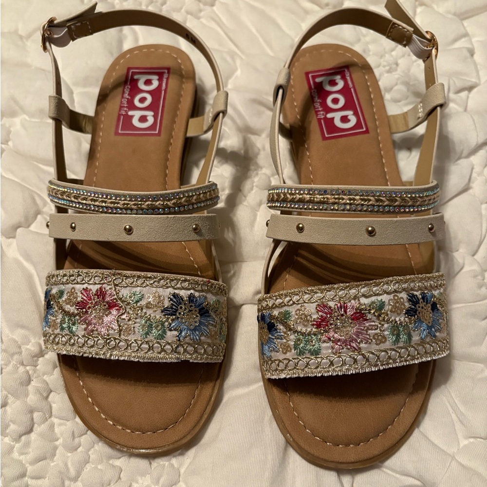 Brand New Pop Bastette Flat Embroidered Sandals
